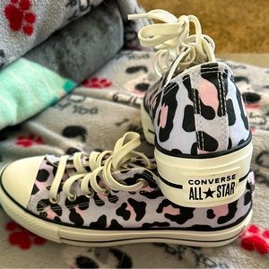 NWOT purple and pink leopard print platform Converse